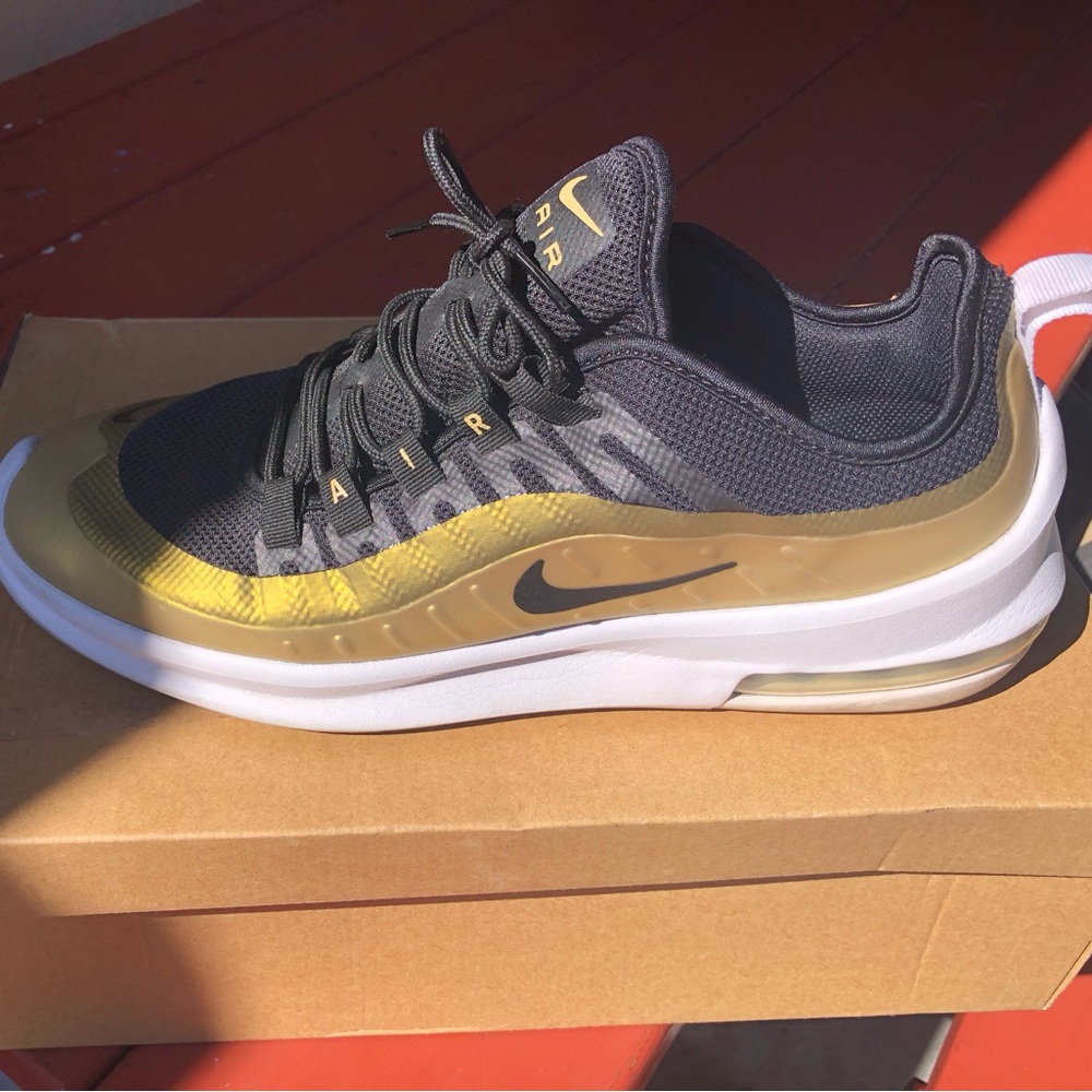 Nike Air Max good condition black and gold clear air bubble